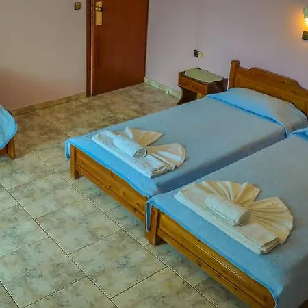 Eden Hotel *